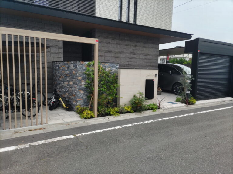 府中市O様邸｜ロッツプレートの門柱