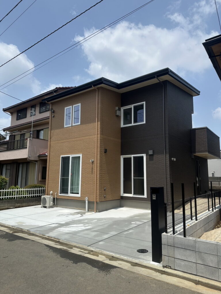 機能門柱と駐車場